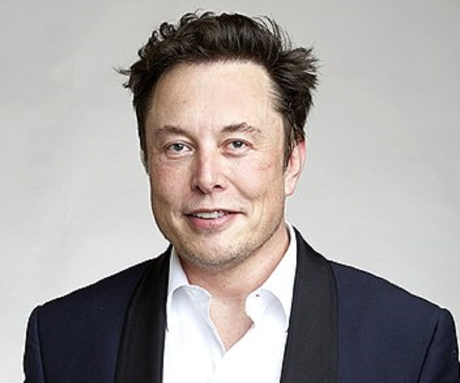 Musk entra em conflito com chanceler polonês