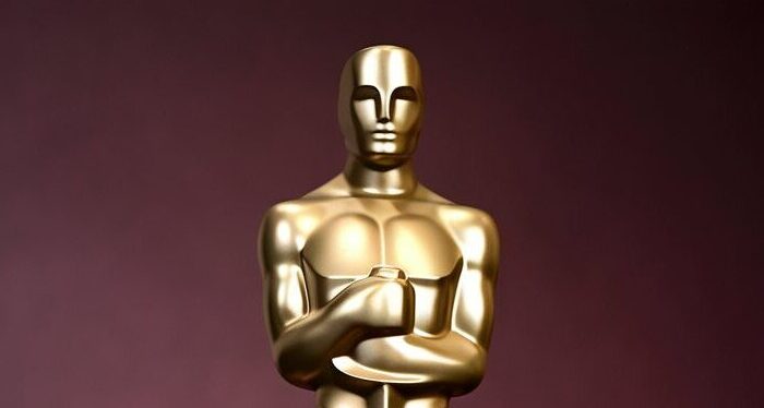 alt="Estatueta do Oscar, destaque para a possível vitória do filme 'Ainda Estou Aqui' nas categorias de Melhor Filme e Melhor Atriz."